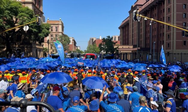 Thousands of DA supporters march to the Union Buildings for the DA National Manifesto Launch